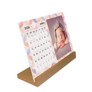 Calendario de mesa con base de madera personalizado | i-moments